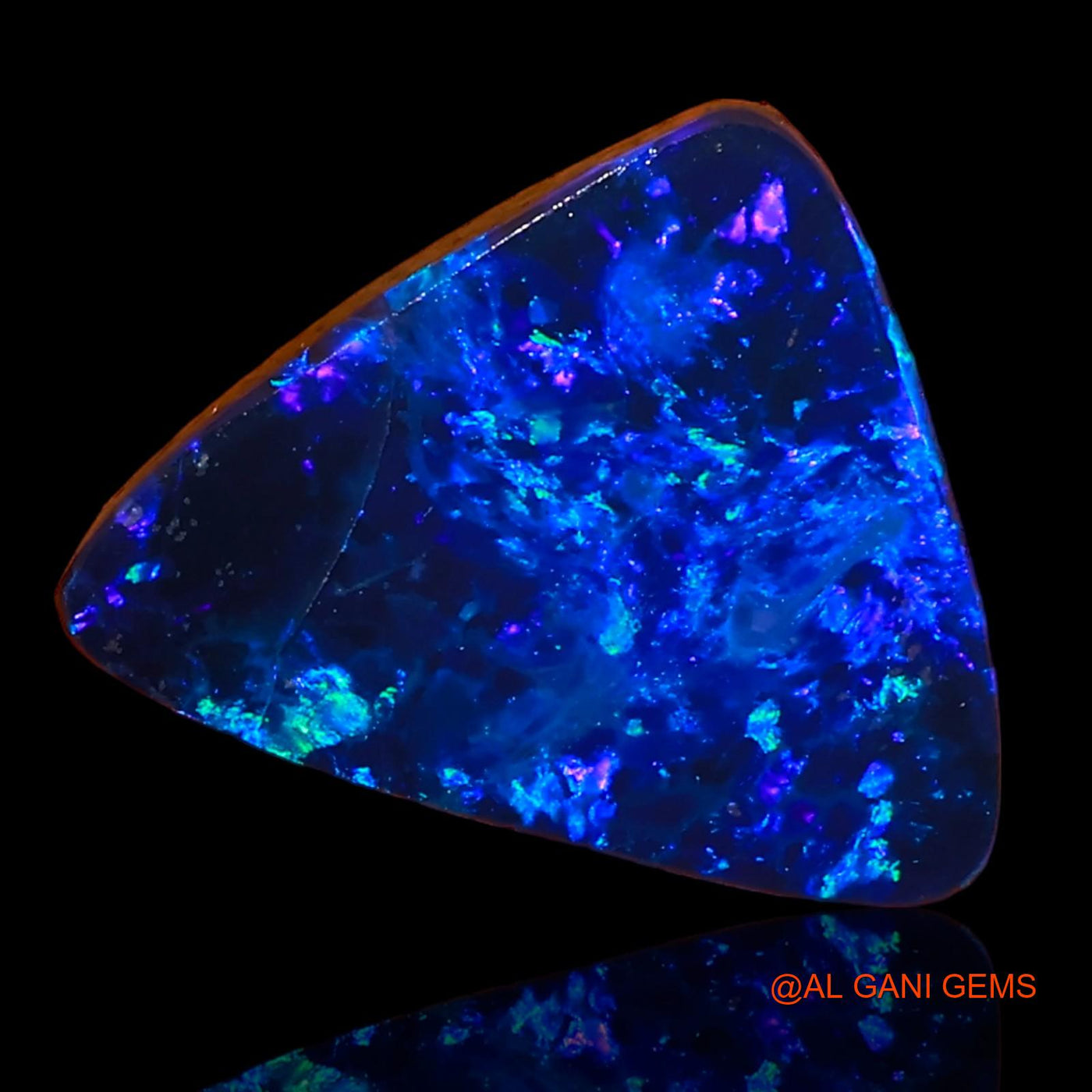 Lab-Created Doublet Opal Gemstone 4.05 Cts Loose Trillion Cabochon From Australia 13x10x3 mm D-48